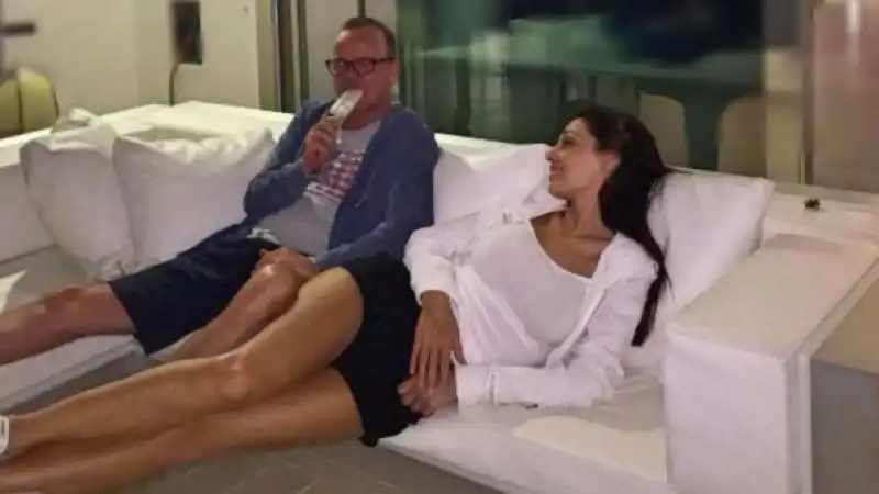 anna tatangelo gigi d alessio con ghiacciolo