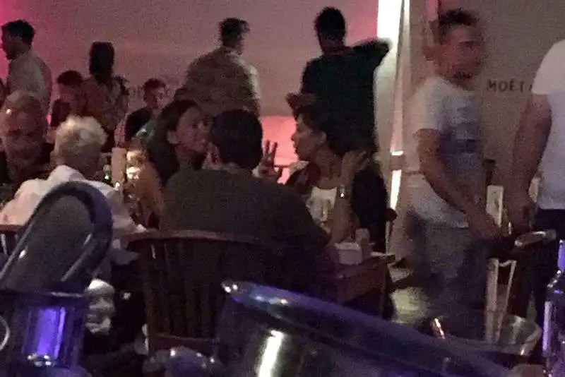 belen rodriguez marco borriello e la pettineuse di belen a Ibiza