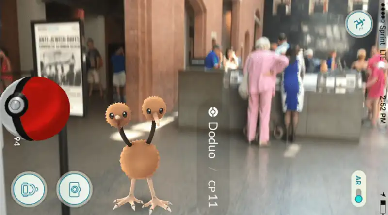 caccia ai pokemon al mudeo dell olocausto