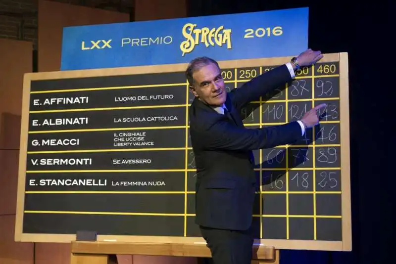 edoardo  albinati  vince il premio strega 2016