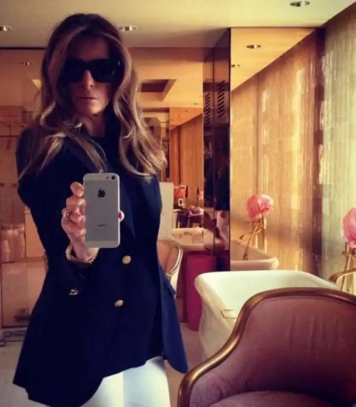 il selfie di melania trump