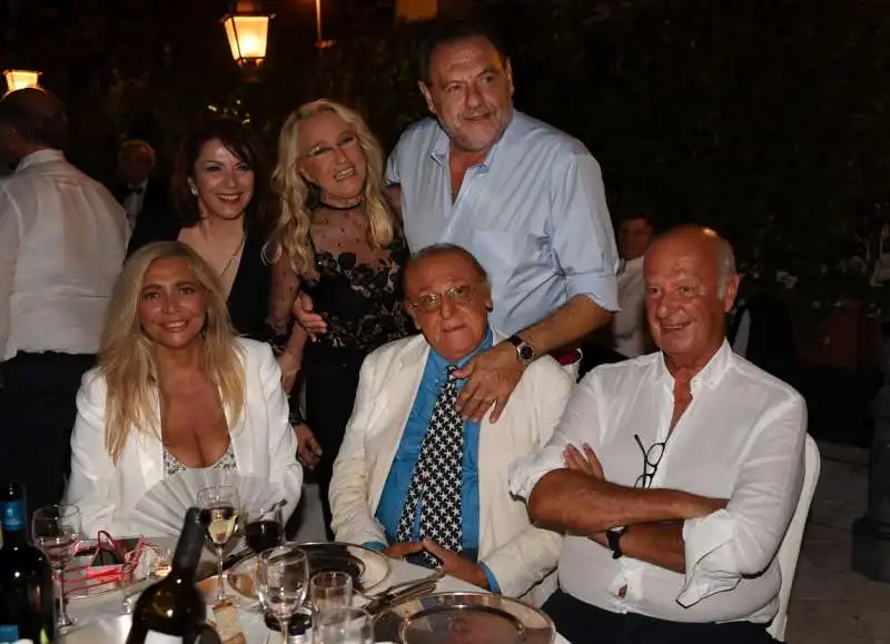 mara venier  renzo arbore  nicola carraro  gianfranco vissani  eleonora giorgi  rossana banfi