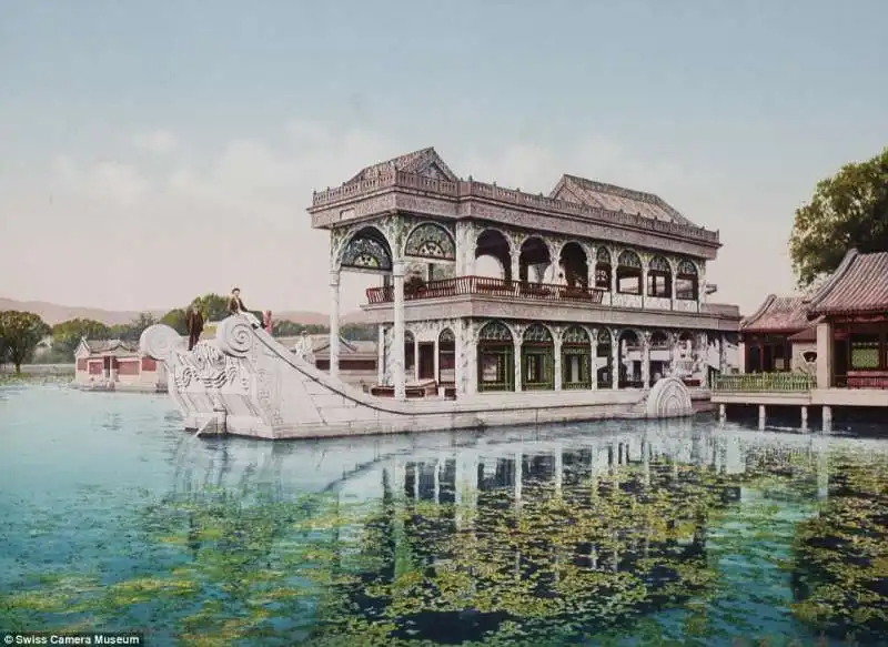 marble boat al palazzo estate a pechino nel 1889