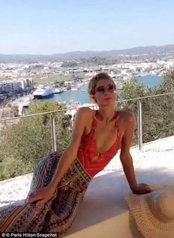 paris hilton a ibiza