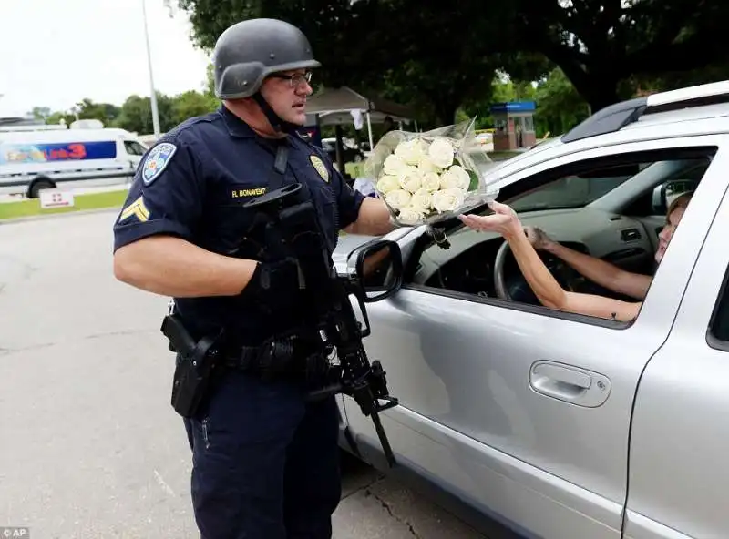 poliziotti uccisi a baton rouge  11