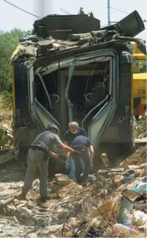 SCONTRO DI DUE TRENI IN PUGLIA