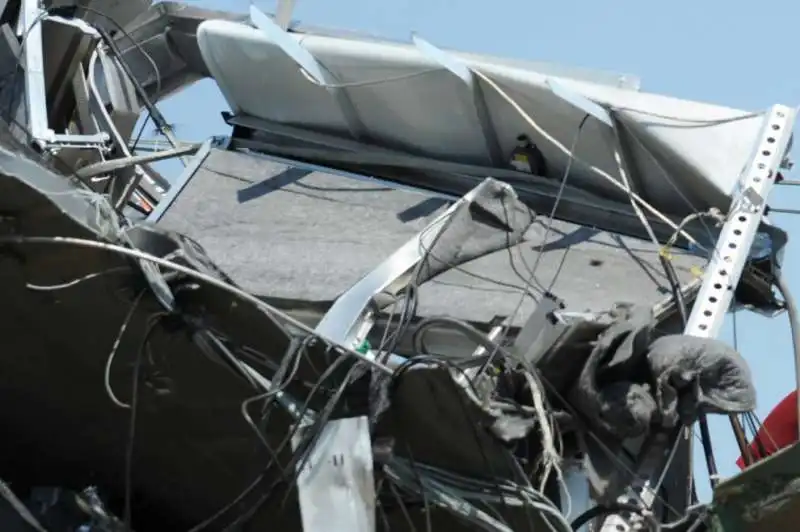 scontro tra due treni in puglia  