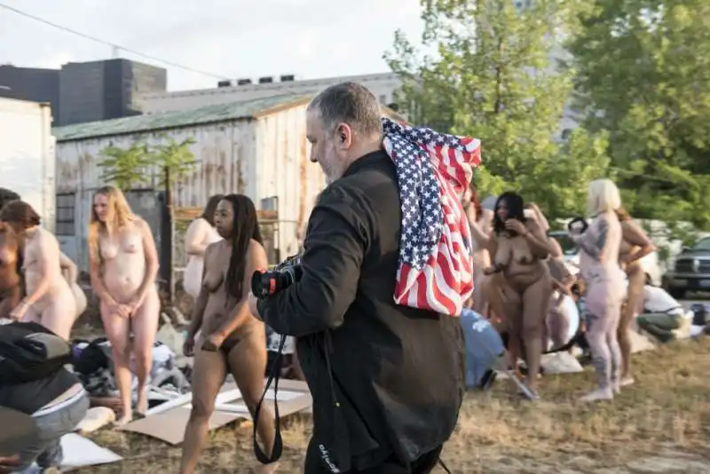 spencer tunick la protesta delle donne nude contro trump  2