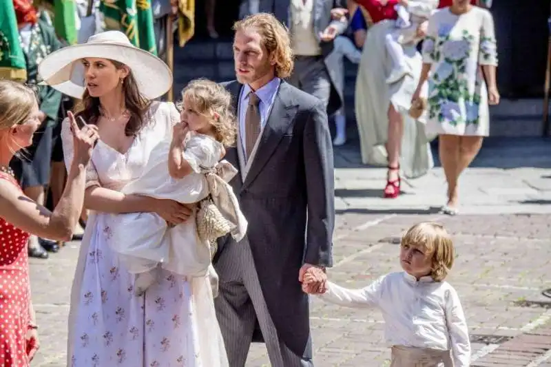 andrea casiraghi con compagna e figli