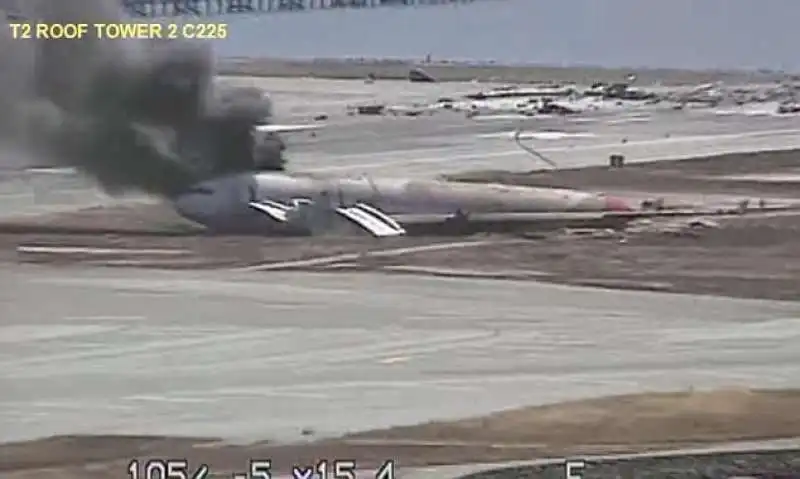 asiana airlines in fiamme