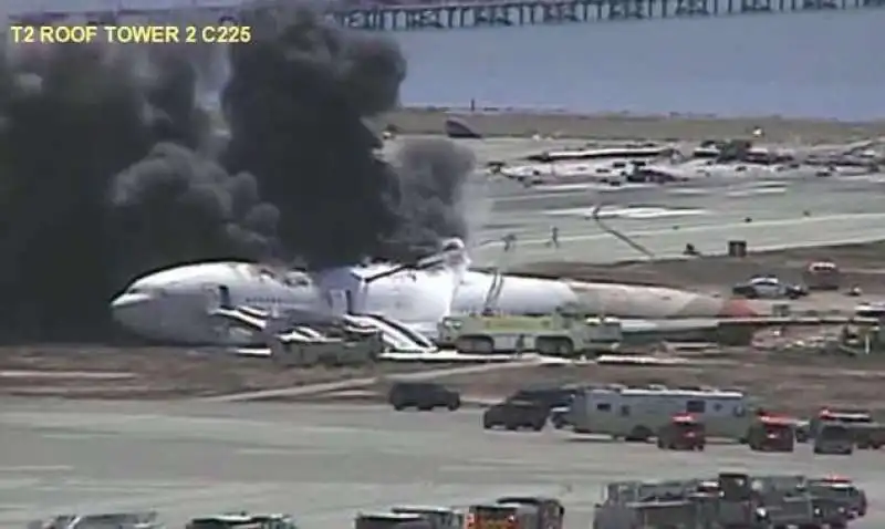 asiana airlines in fiamme copia