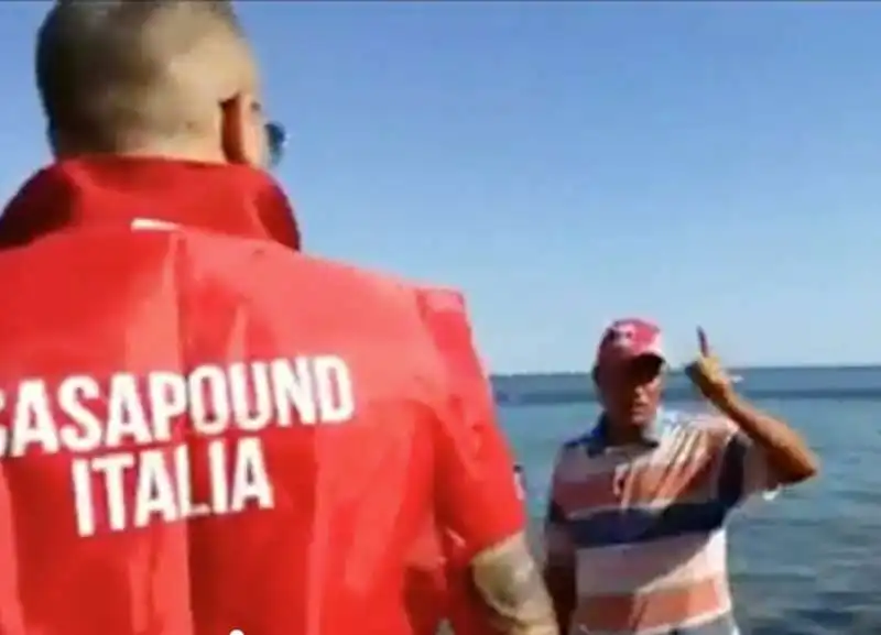 BLITZ DI CASAPOUND A OSTIA CONTRO GLI AMBULANTI