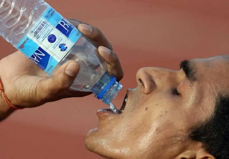 BOTTIGLIA DI PLASTICA