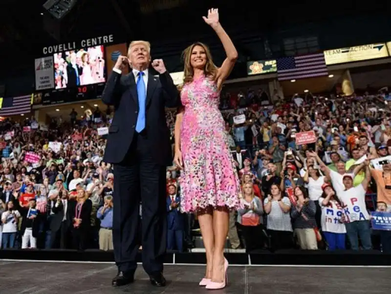 DONALD E MELANIA TRUMP RALLY A YOUNGSTOWN