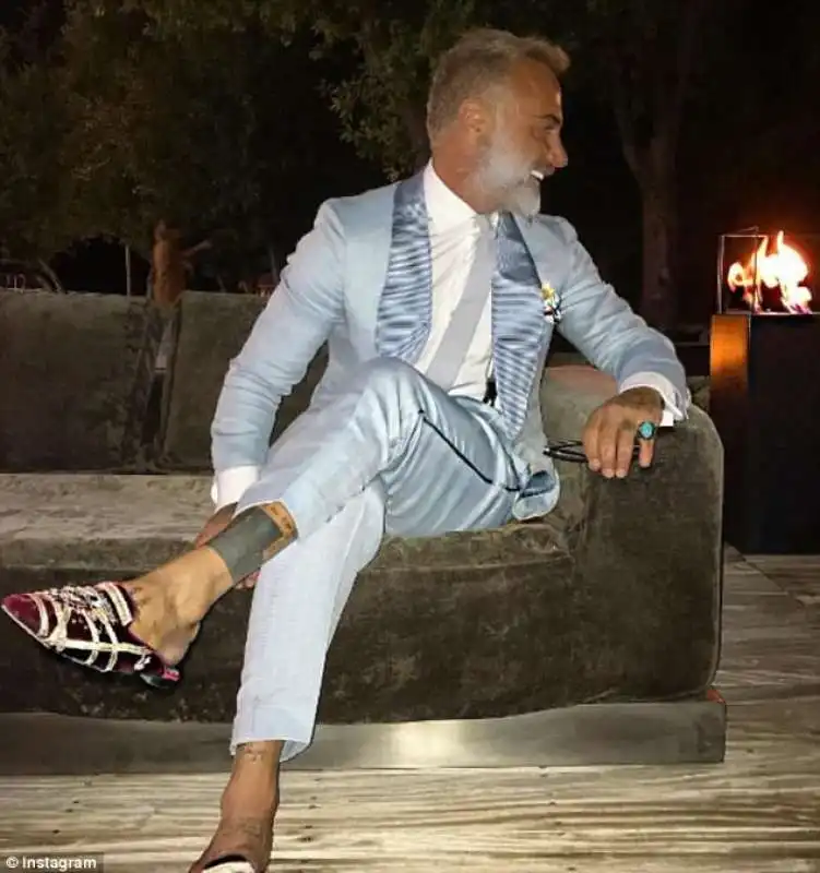 gianluca vacchi 49 anni copia 2