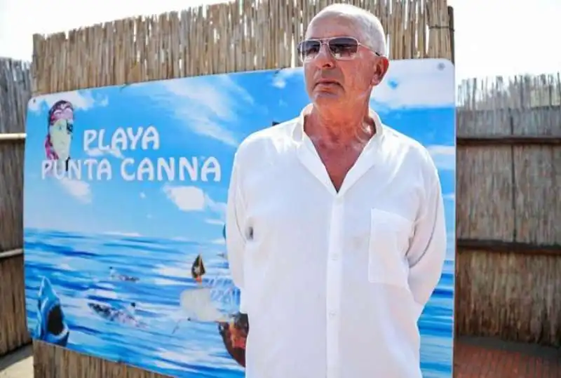 GIANNI  SCARPA SPIAGGIA FASCISTA A CHIOGGIA