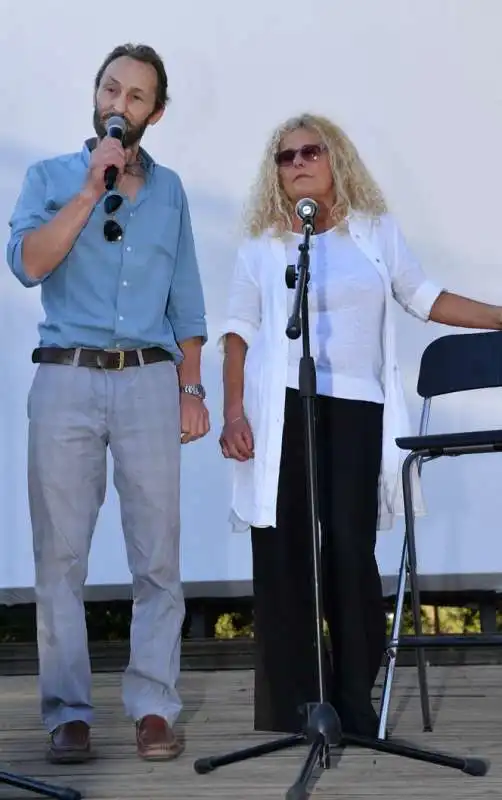 i figli di villaggio pierfrancesco e elisabetta