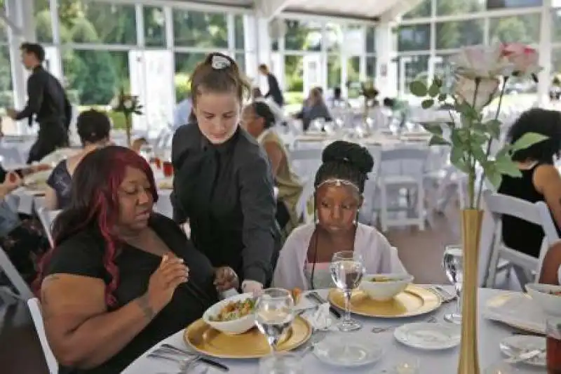 il pranzo con gli homeless 