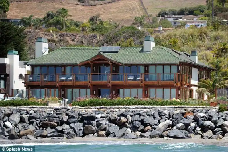 la casa di pierce brosnan a malibu