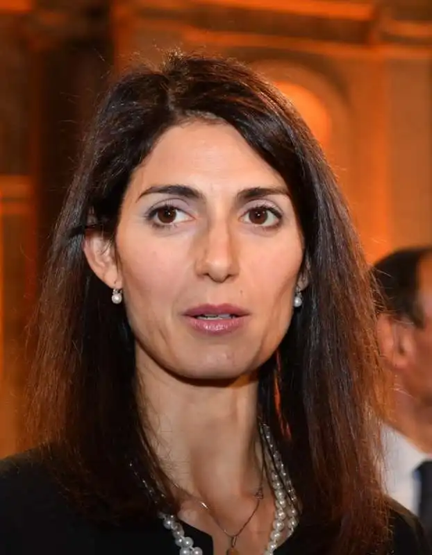 la sindaca di roma virginia raggi (2)