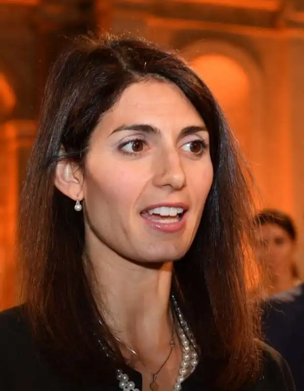 la sindaca di roma virginia raggi (3)