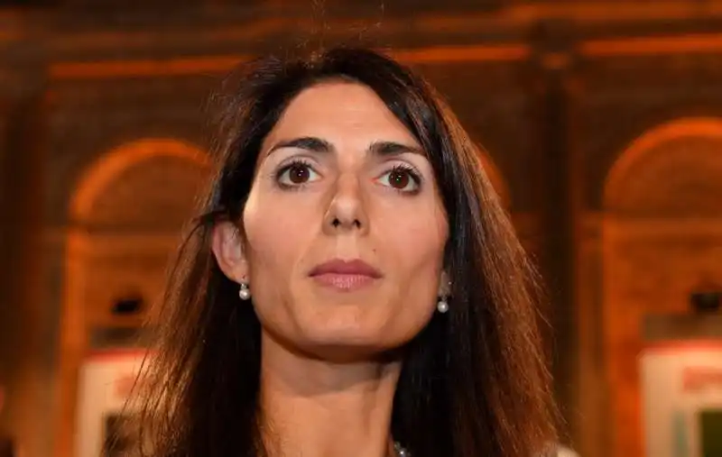 la sindaca di roma virginia raggi (6)