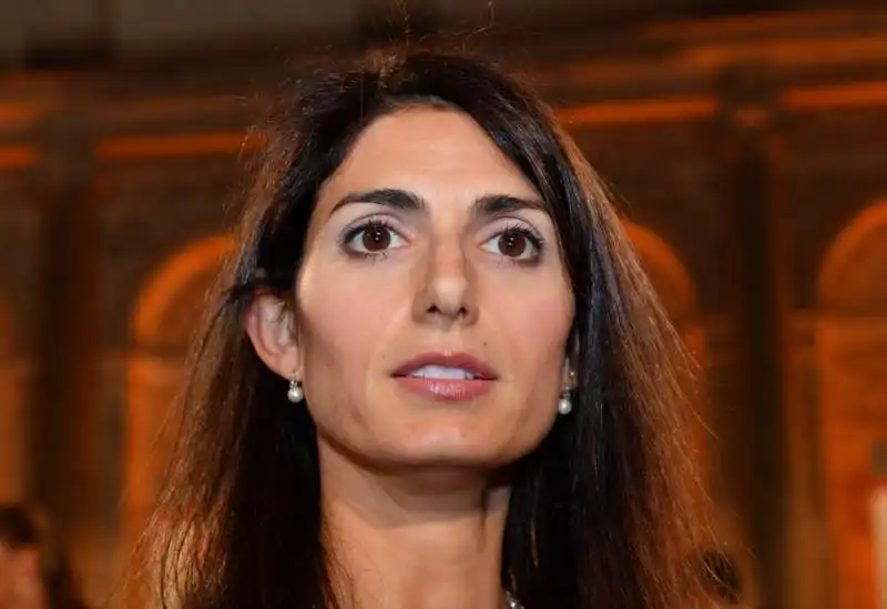 la sindaca di roma virginia raggi (7)