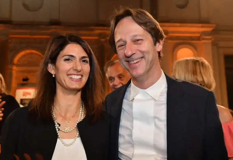 la sindaca virginia raggi col vice sindaco luca bergamo (3)