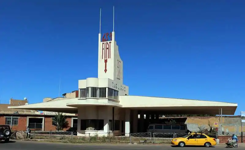 LA STAZIONE DI SERVIZIO DI TAGLIERO