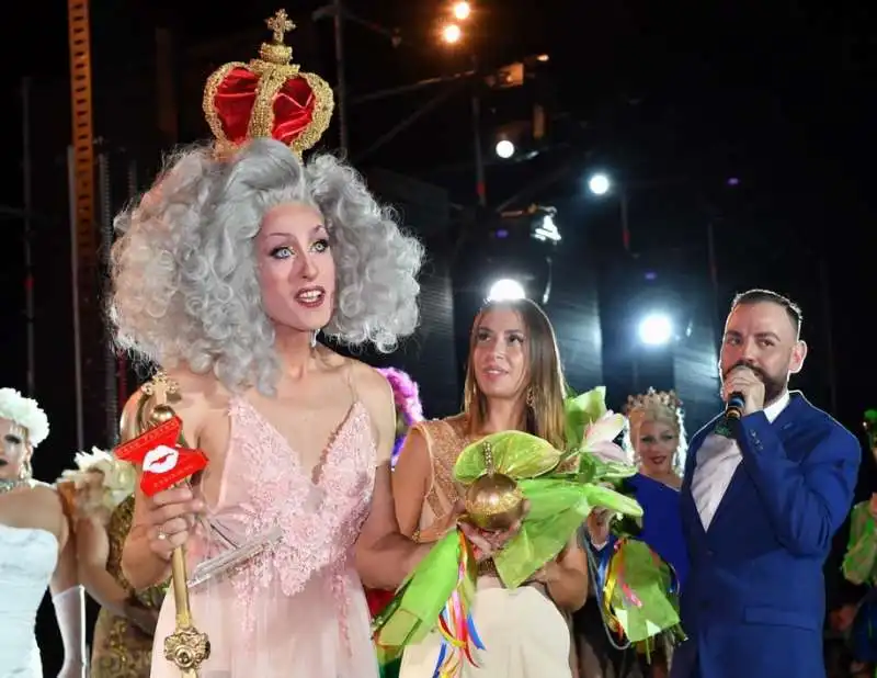 la vincitrice della finale di drag factor  enorma jean (2)