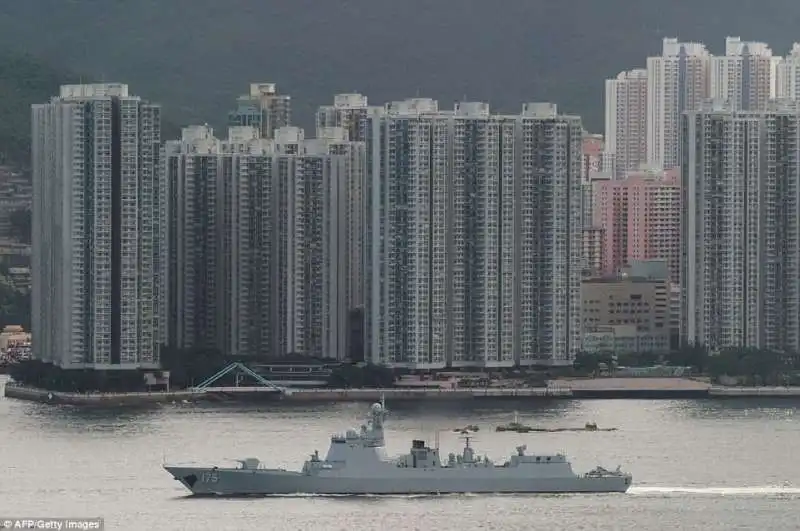 liaoning sfoggiata ad hong kong