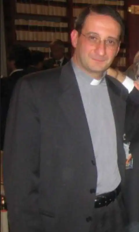 monsignor Luigi Capozzi