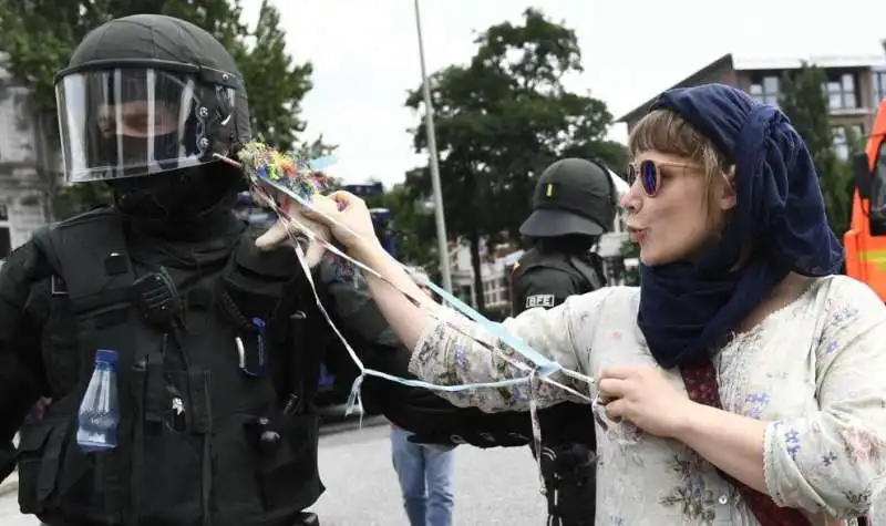 proteste  ad   amburgo  per il g20