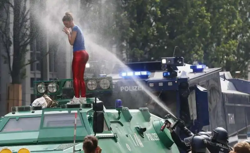 proteste ad  amburgo per il g20