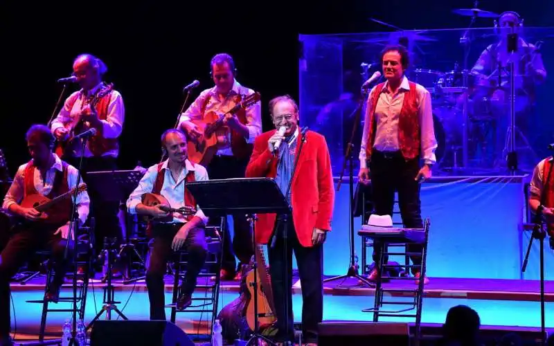 renzo arbore e l orchestra italiana in concerto al parco della musica (3)