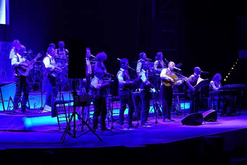 renzo arbore e l orchestra italiana in concerto al parco della musica (6)