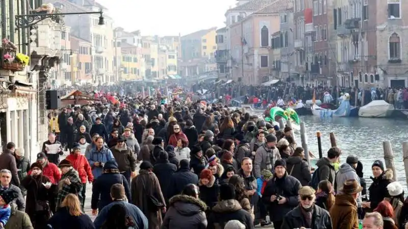 TURISTI A VENEZIA