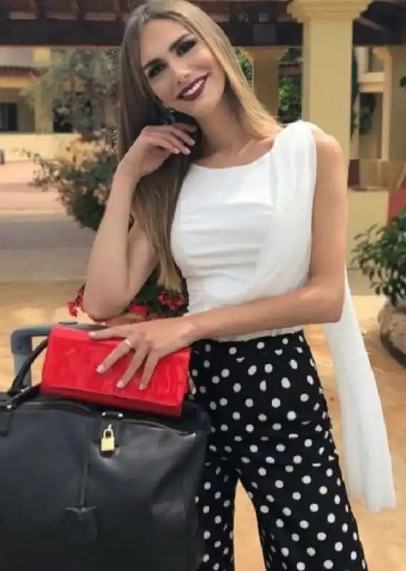 angela ponce 9