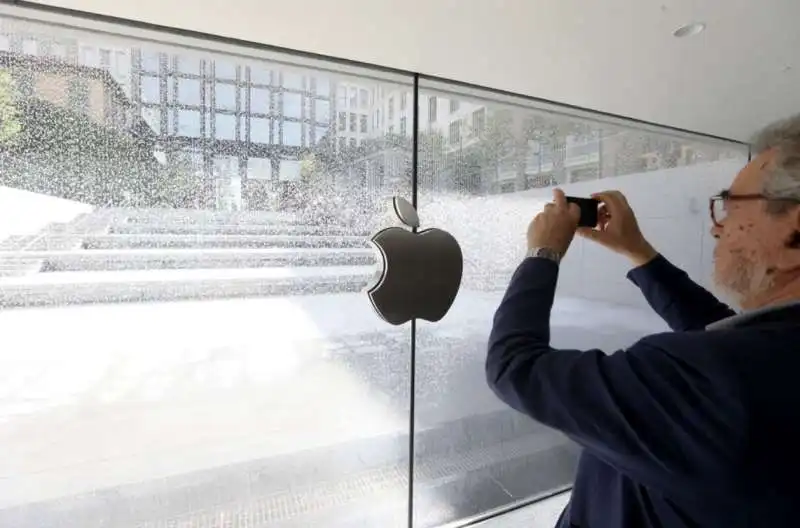 apple store milano 5