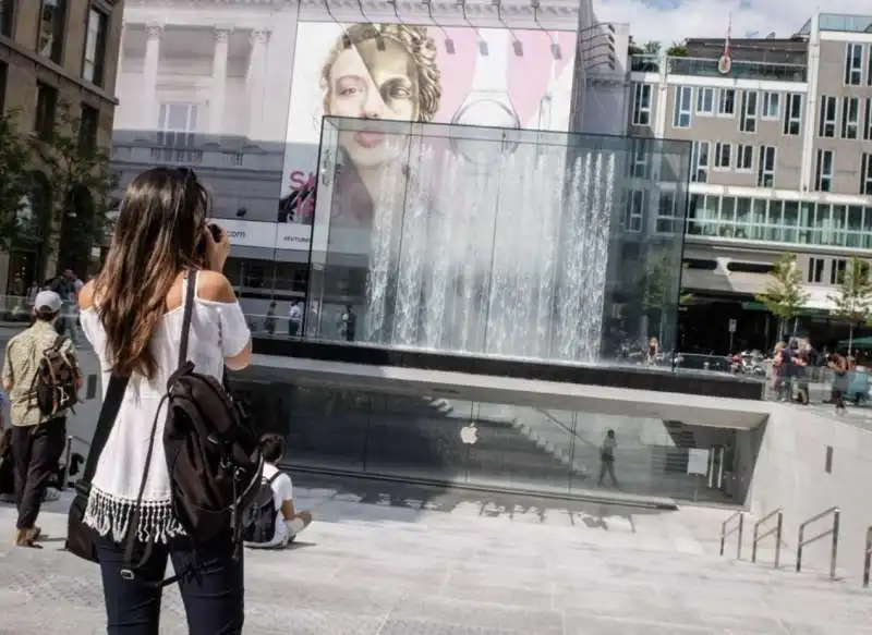 apple store milano 8