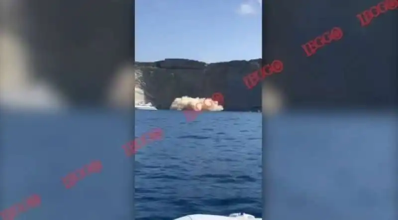 crollo di rocce a ponza 1