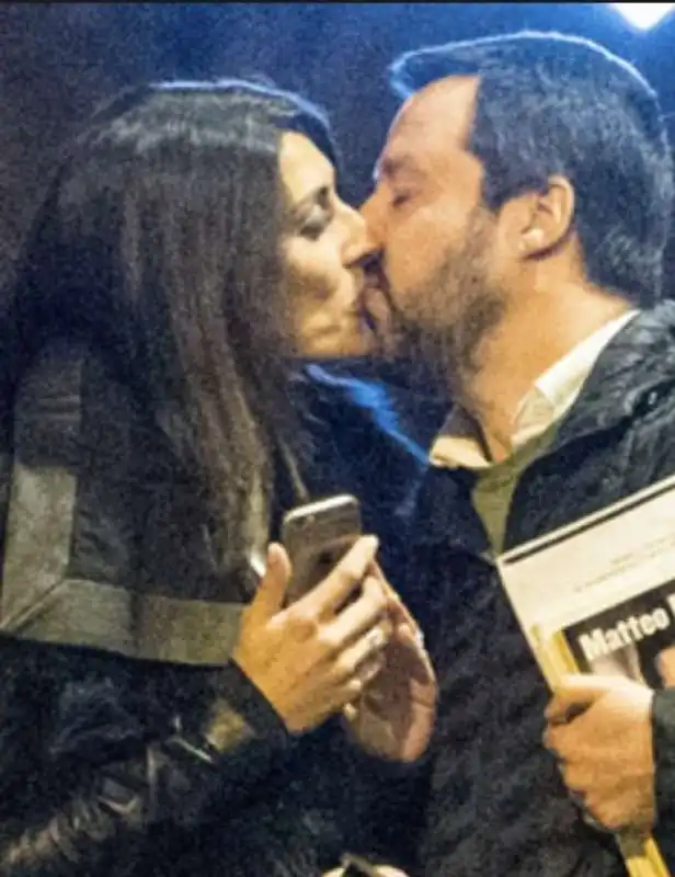 ISOARDI SALVINI BACIO