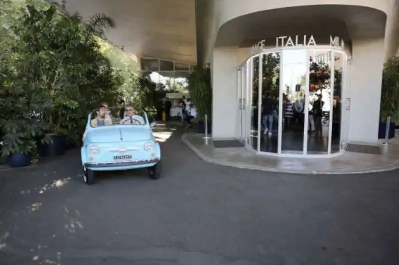 lapo elkann presenta fiat 500 spiaggina 13