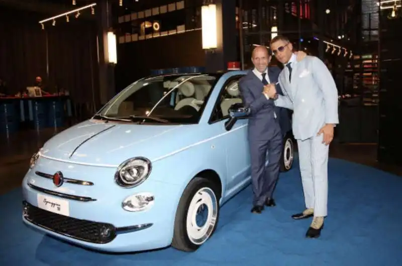 lapo elkann presenta fiat 500 spiaggina 19