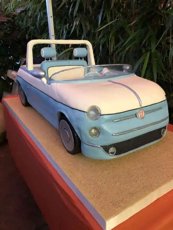 lapo elkann presenta fiat 500 spiaggina 3