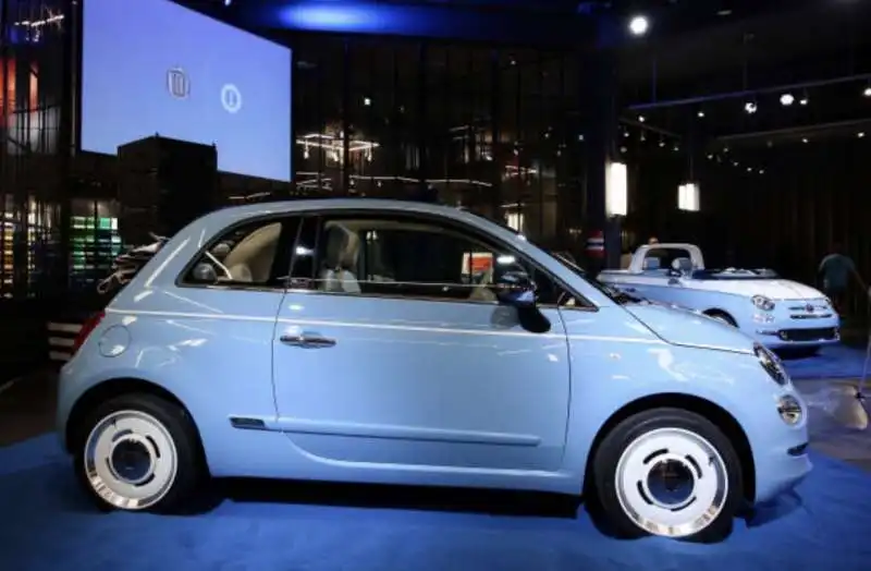 lapo elkann presenta fiat 500 spiaggina 3