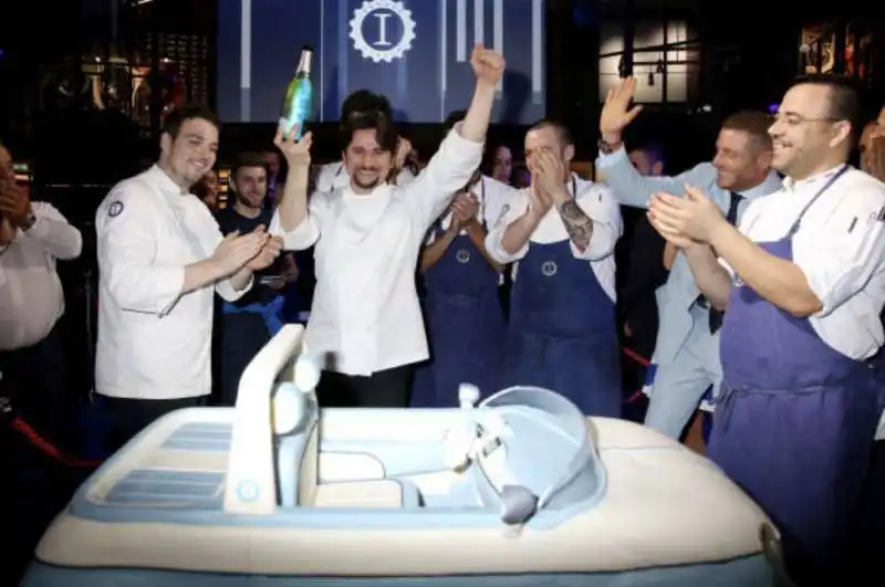 lapo elkann presenta fiat 500 spiaggina 35