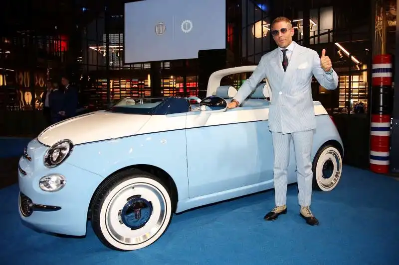 lapo elkann presenta la 500 spiaggina 4