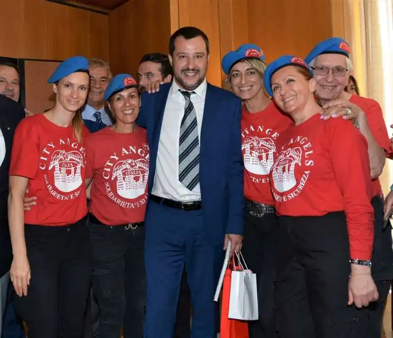 matteo salvini con i city angels