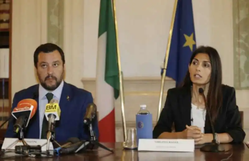 matteo salvini e virginia raggi 13